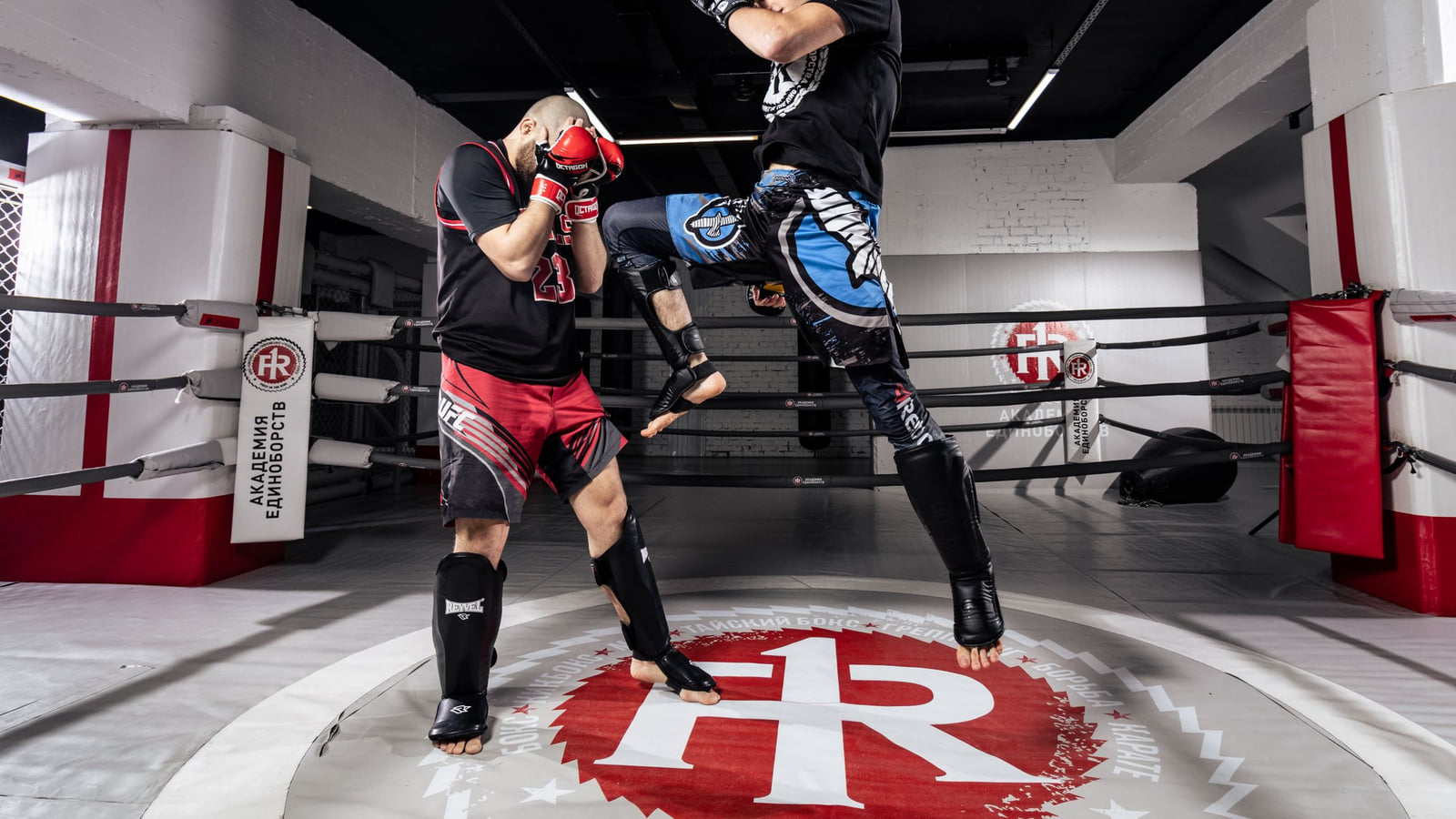 Cours de Kick-boxing à NEGEV Academy, 13 rue Édouard Vaillant, 92300 Levallois-Perret